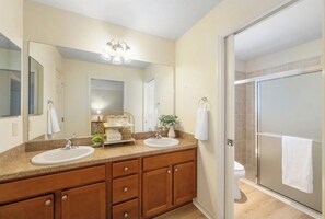 Bathroom - Snowbird Paradise! 3BR/2BA Home in the heart of The Villages (The Villages)