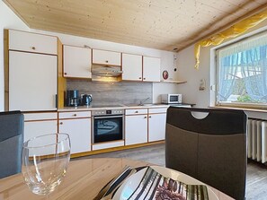 Fridge, microwave, oven, dishwasher - Scherzingers Fewo by Interhome (Eisenbach)