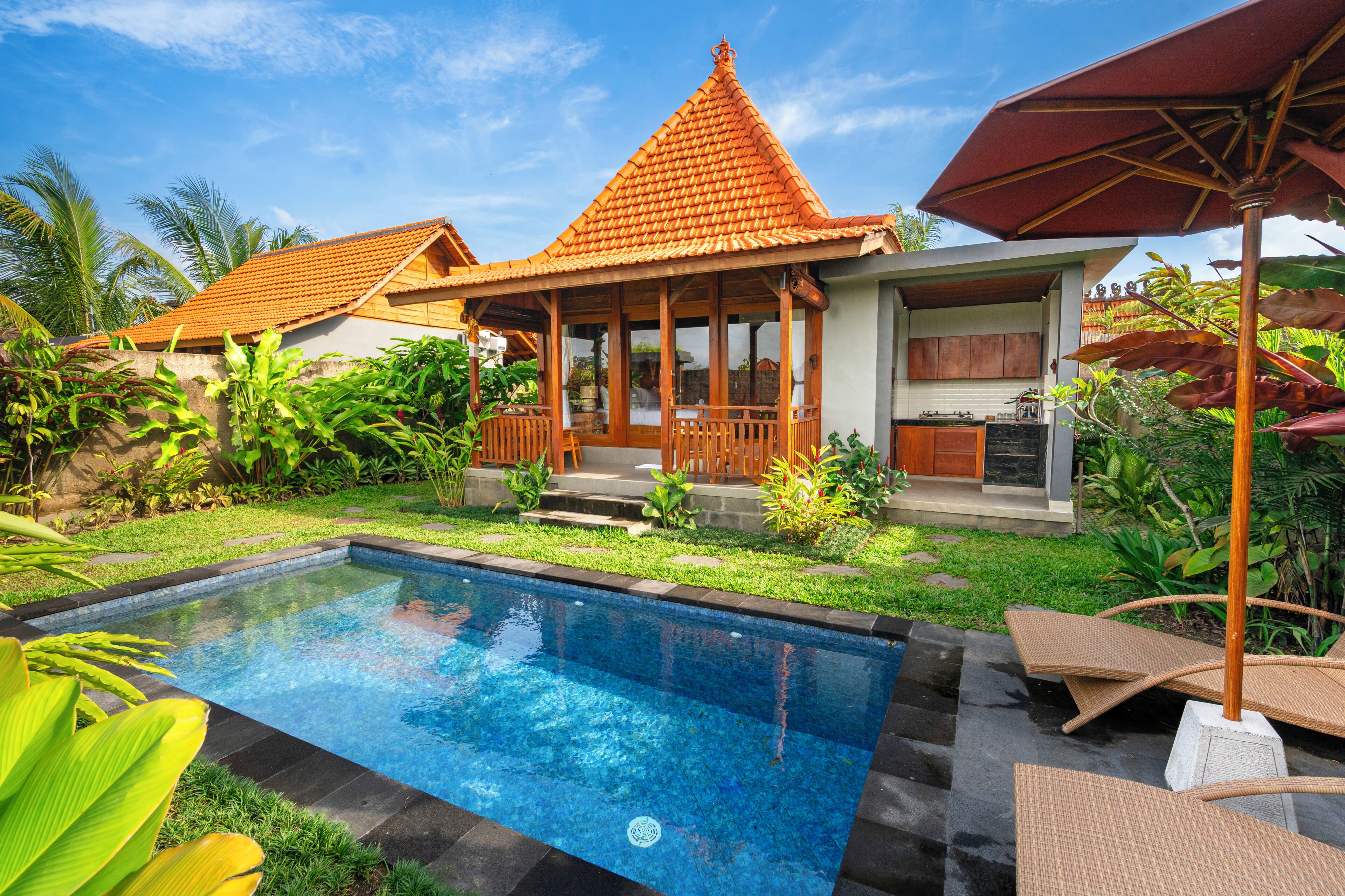 Standardvilla - terrasse - udsigt til have | Pool | Udendørs pool