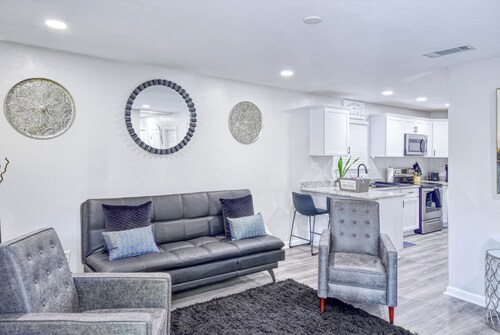 Spacious 3 bedroom 3 full bathrooms Near FSU & FAMU and Downtown Tallahassee