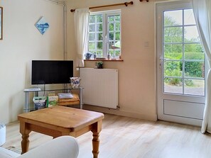 Living Room - Coin Nature by Interhome (Montpinchon)