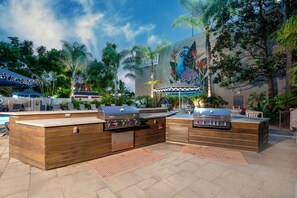 Property grounds - Elevated Escape by Luxera •  Pickleball • City Views •  Gaslamp •  Balboa&Petco (San Diego)