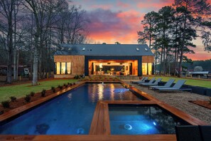 Pool - Dazzling Design Meets Spectacular Views (Eatonton)