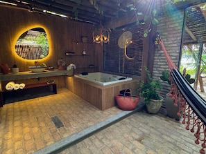 Romantic Chalet | Bathroom | Towels, soap, shampoo, toilet paper