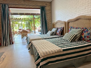 Suite | Blackout drapes, iron/ironing board, WiFi (free)
