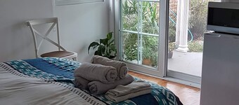 Coastal Grevillea Studio Retreat ,a place to relax or enjoy the outdoors