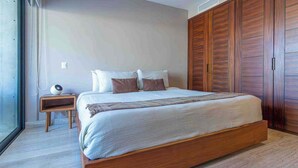 2 bedrooms, iron/ironing board, WiFi, bed sheets - Cancun 2BR: Resort Pool, Padel & Playground (Cancún)