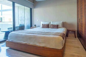 2 bedrooms, iron/ironing board, WiFi, bed sheets - Cancun 2BR: Resort Pool, Padel & Playground (Cancún)