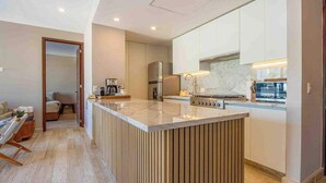 Coffee/tea maker, fridge, microwave, oven - Cancun 2BR: Resort Pool, Padel & Playground (Cancún)