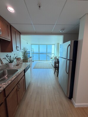Private kitchen - Amazing water views, a cozy space, and a beautiful atmosphere. (Fort Myers)