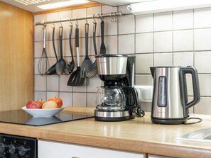 Frigorífic, forn, placa de cuina i rentaplats 