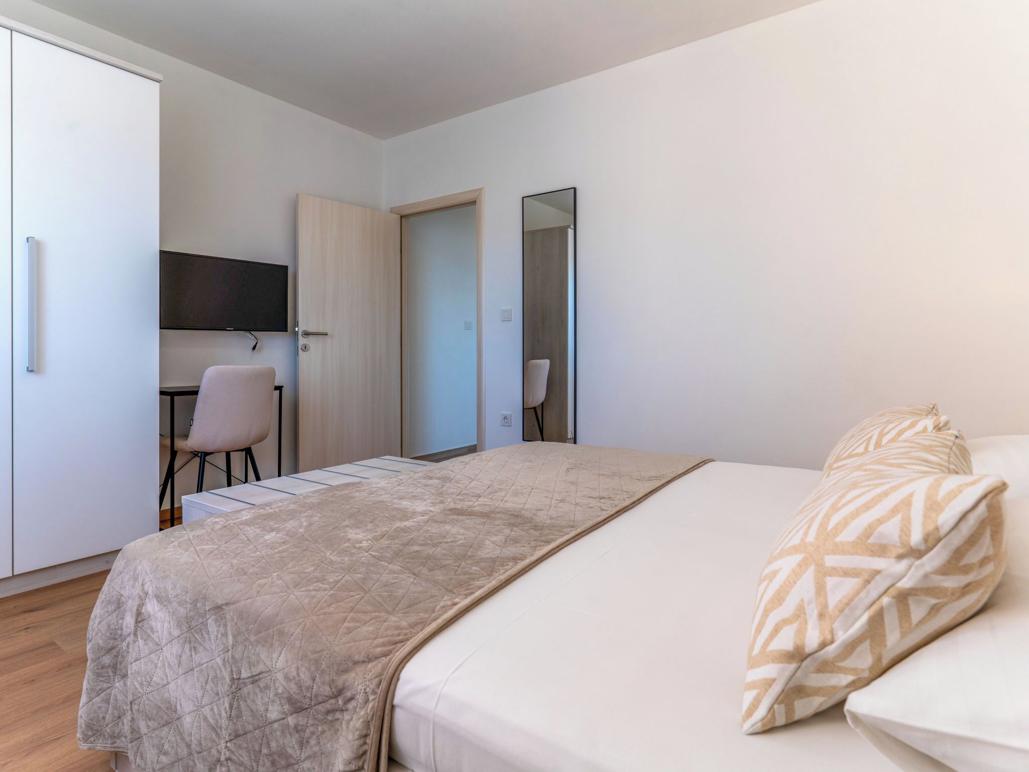 2 bedrooms, Internet