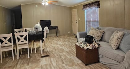 Cozy 3-bedroom 2-bath house in beautiful Shiner with AC close to everything.