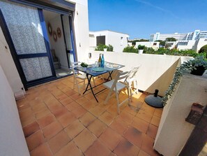 Outdoor dining - Les Supers Marines by Interhome (Le Barcarès)