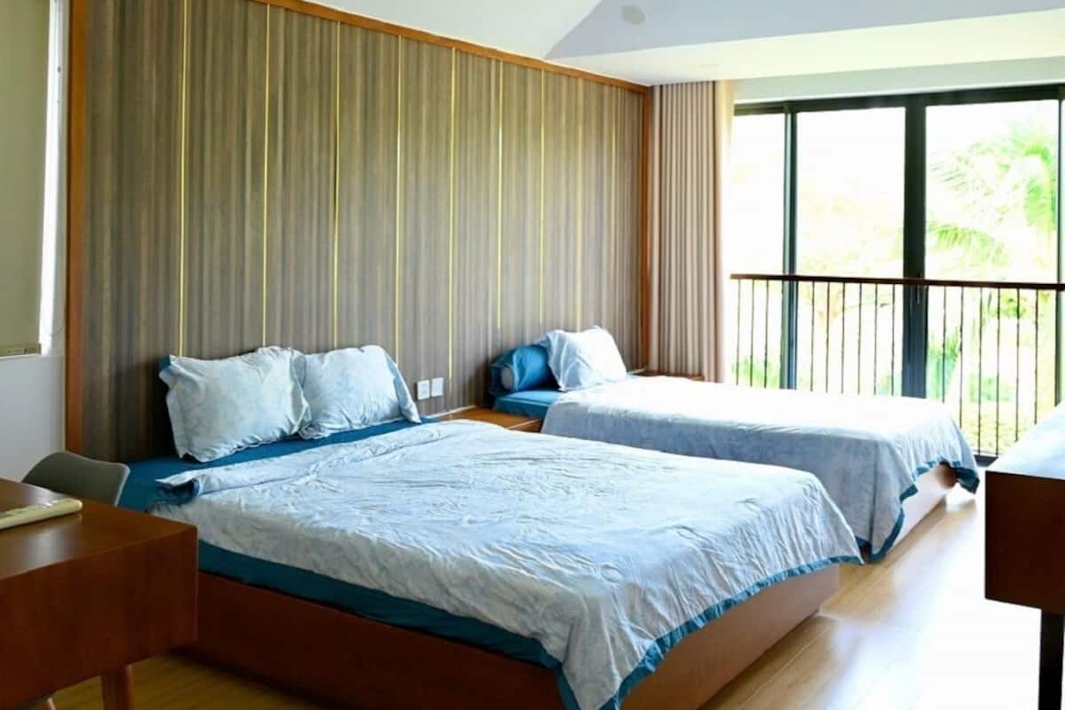 Biệt thự Deluxe, quang cảnh hồ bơi | Bàn, truy cập Internet không dây miễn phí