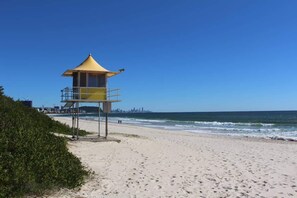 Beach nearby - Currumbin Two Bedroom Palm Beach Retreat (Palm Beach)