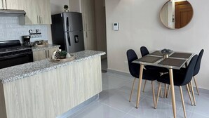 Căn hộ, 2 phòng ngủ, hút thuốc, quang cảnh núi | Phòng ăn