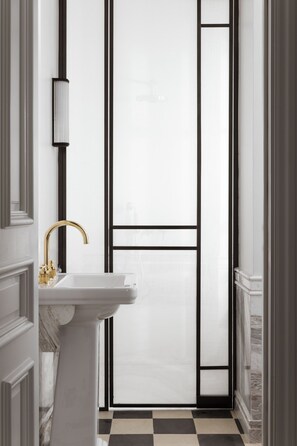 Deluxe Apartment | Bathroom - Emperose Residence (Athens)