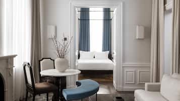 Deluxe Apartment | Living area