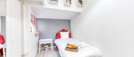 4 habitaciones, tabla de planchar con plancha y wifi gratis