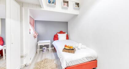 Chalet-type house for 7 people with swimming pool near Disneyland Paris (EuroDisney)