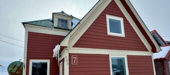 Gold Rush Era Victorian · 3BR · National Register