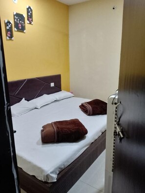 Kahden hengen deluxe-huone, kaupunkinäköala | Ilmainen Wi-Fi