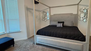 4 bedrooms, iron/ironing board, WiFi, bed sheets