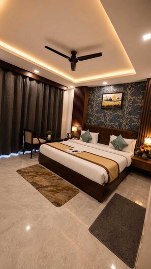 Desk, laptop workspace, free WiFi, bed sheets - Vaanya Bliss Rishikesh (Rishikesh)