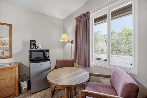 Eagle Motel - Unit 110