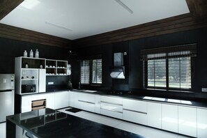 Private kitchen - Rare Aura Villa Luxury 4BR Pool Stay Near Airport (Bengaluru)