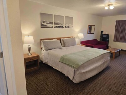 Eagle Motel - Room 107