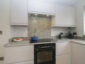 Dishwasher, cookware/dishes/utensils - Cross Winds (Lancaster)