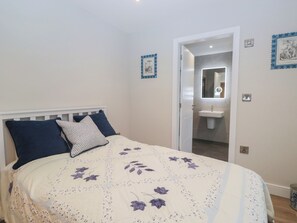 3 bedrooms, individually decorated, individually furnished, free WiFi - Cross Winds (Lancaster)