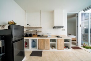 Full-size fridge, microwave, stovetop, dishwasher - Villa D'JOVE Uluwatu (Ungasan)