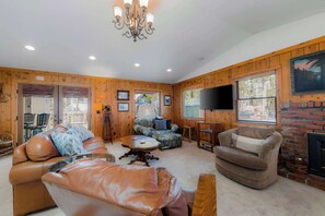 TV, fireplace - Southern Flare with Modern Comfort (South Lake Tahoe)