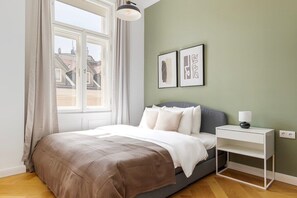 Desk, iron/ironing board, free WiFi - Luxury Apartment Vienna – Best Neighborhood (Wein)