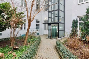 Exterior - Helle Altbauwohnung zentral 2 BR (Wien)