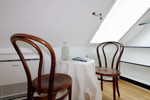Dining - Helle Altbauwohnung zentral 2 BR (Wien)