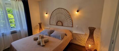 2 bedrooms, iron/ironing board, free WiFi, bed sheets