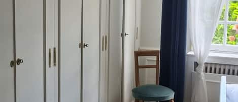 2 chambres, fer et planche Ă repasser, accĂšs au Wi-Fi (inclus)