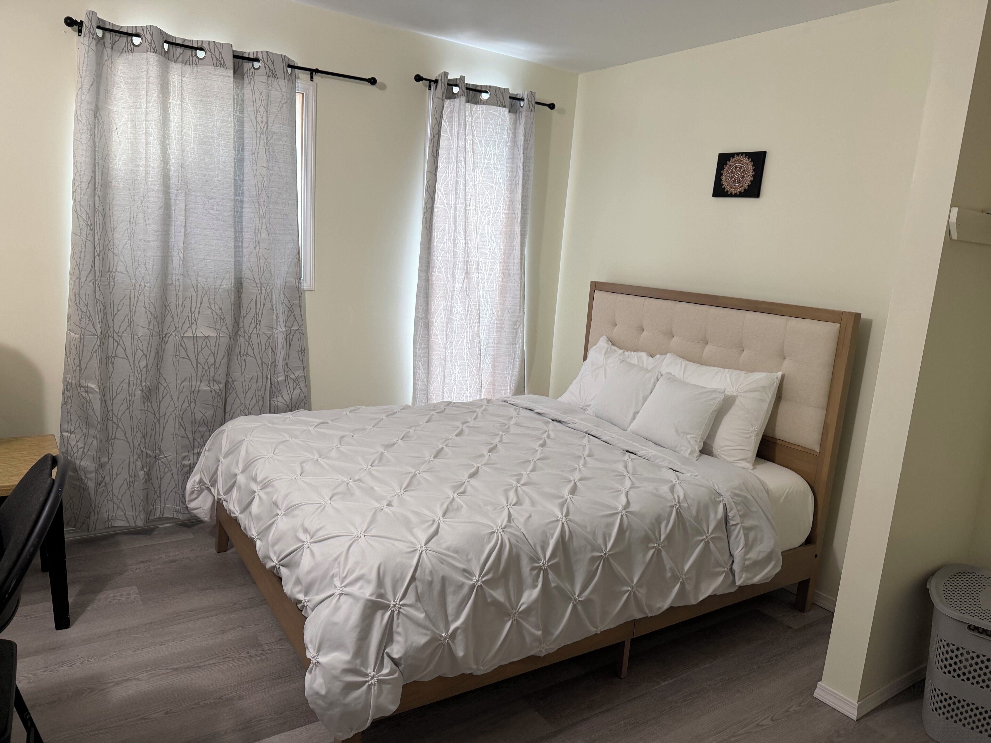 3 bedrooms, desk, iron/ironing board, free WiFi