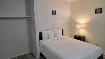 3 chambres, fer et planche Ă repasser, Wi-Fi, draps fournis