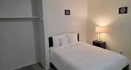Spacious 3 Bedroom Private Guest Suite