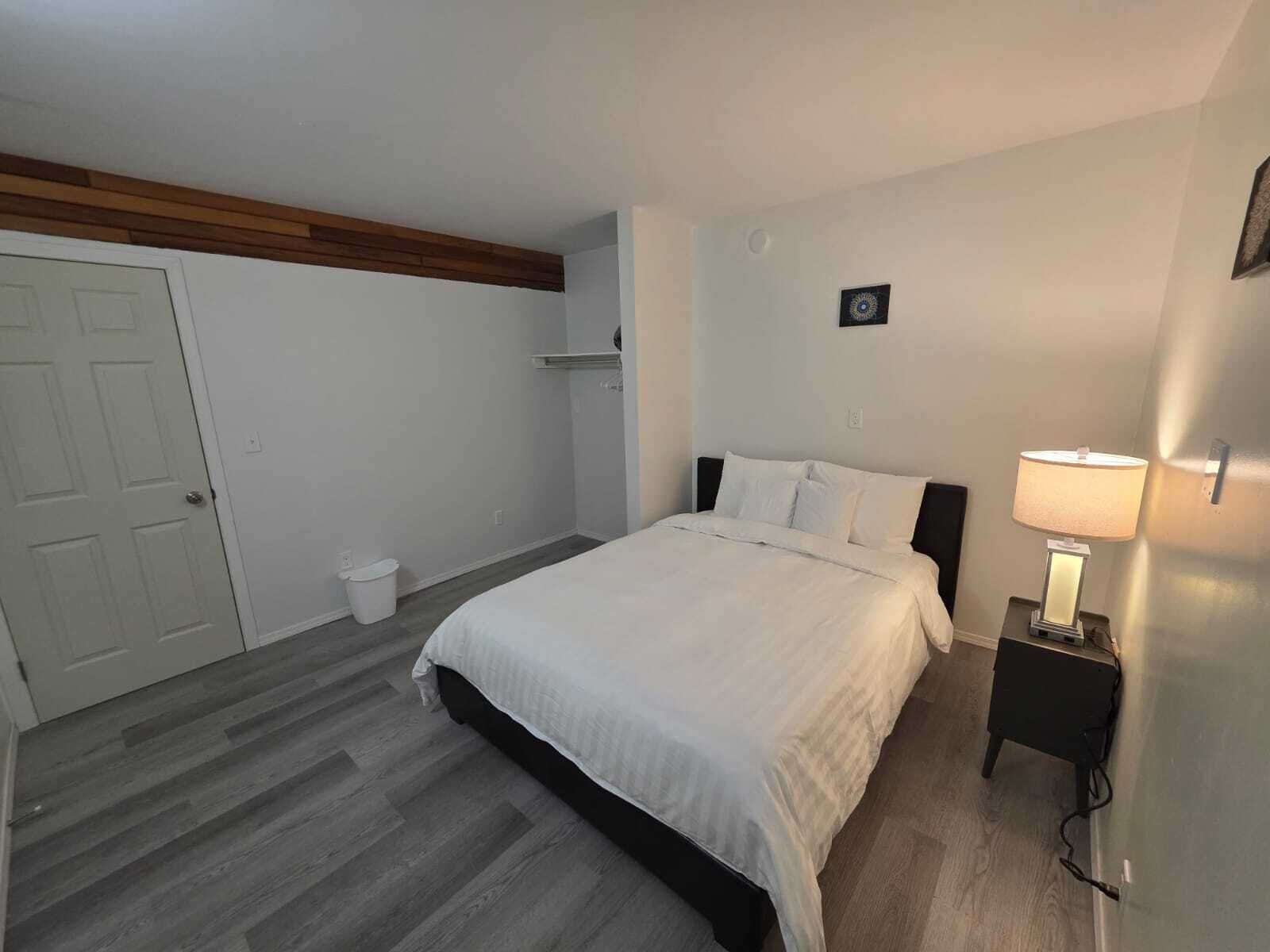 3 chambres, fer et planche à repasser, Wi-Fi, draps fournis