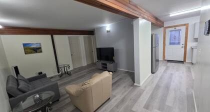Spacious 3 Bedroom Private Guest Suite