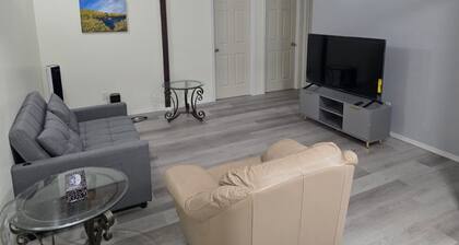 Spacious 3 Bedroom Private Guest Suite