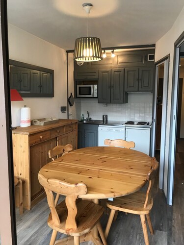 5-person apartment Reberty 1850 mountain view due west, 50 m from the slopes
