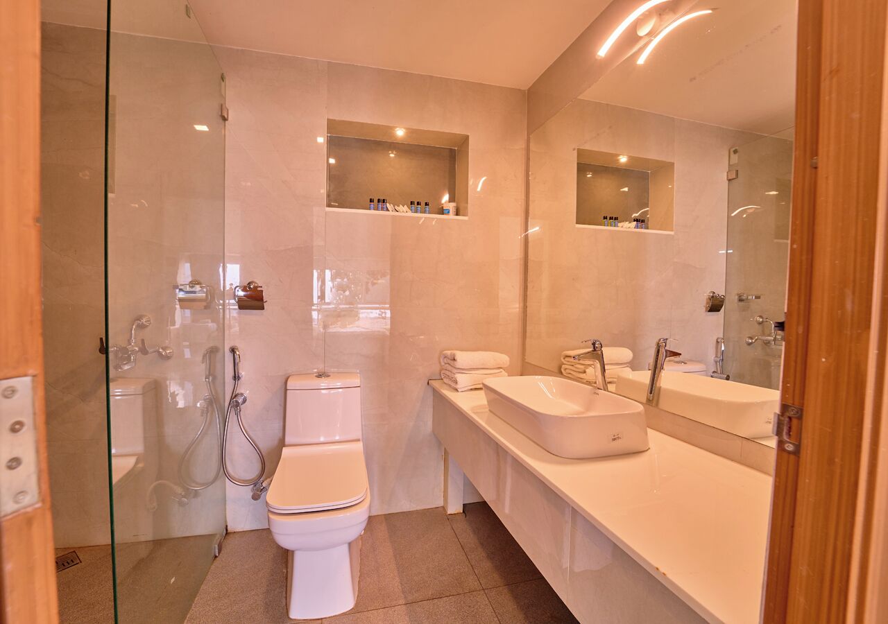 Family Suite, Beach View | Bathroom