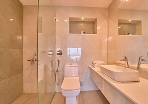 Bathroom - Alleppey Holiday Beach Resort VOYE HOMES (Alappuzha)